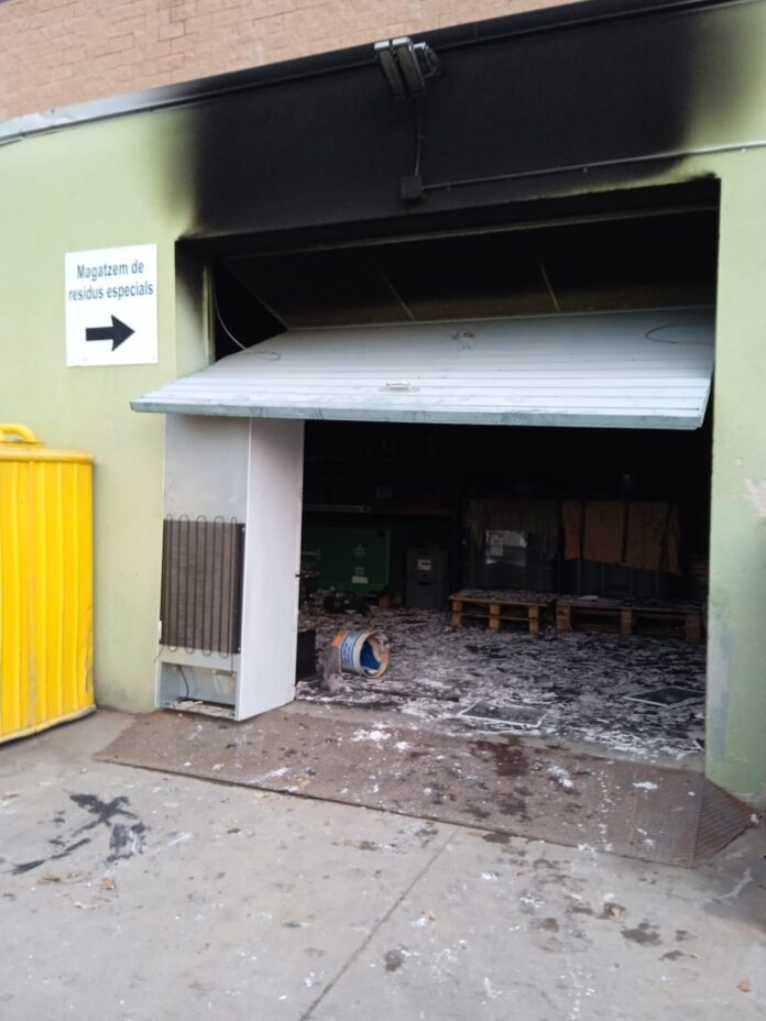 Incendi deixalleria de la Bisbal Incendi deixalleria de la Bisbal