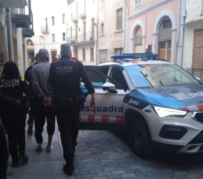 1 (5) detenció bisbal robatori cap d'any