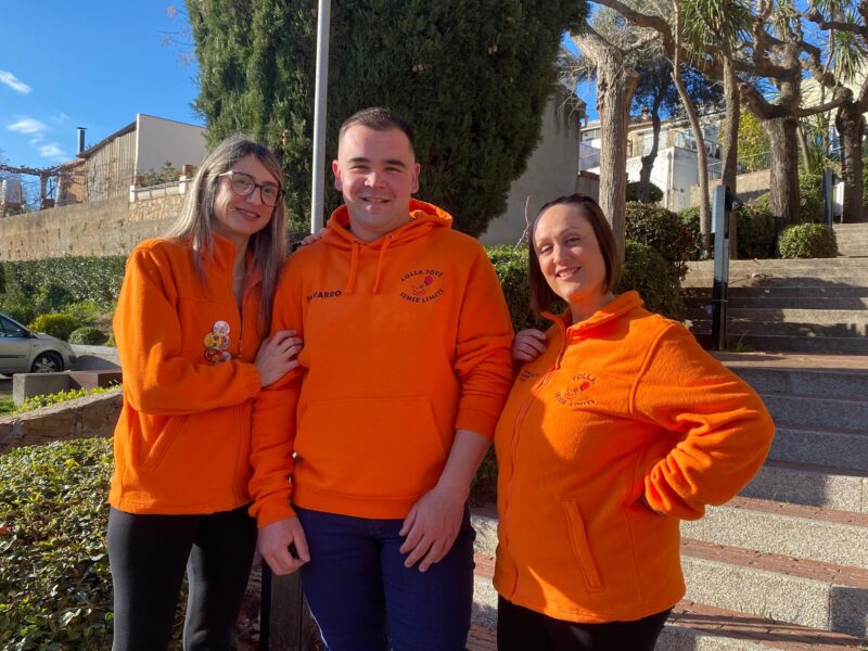 L'Amelii Reina Engrescadora Sense LímitsNavarro Rei Jove Sense Limits, disposat a animar el Carnaval com un animal; i la Rachel Reina Sàvia Sense Límits, que a tots el Carnaval us alegrarà 