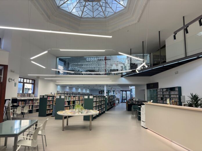 privat:-la-biblioteca-municipal-de-palafrugell-reobre-les-seves-portes privat:-la-biblioteca-municipal-de-palafrugell-reobre-les-seves-portes