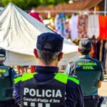 privat:-requisen-mes-de-2.700-peces-de-roba-i-vambes-falsificades-de-dues-parades-del-mercat-de-platja-d’aro