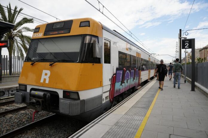 Rodalies tardará horas en normalizarse por la "gravedad" y "dispersión" de los daños
