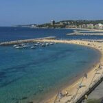 privat:-calonge-es-fa-enrere-i-suspen-una-activitat-que-consistia-a-treure-pedres-de-la-platja