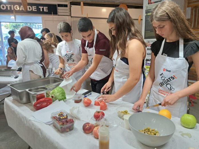 privat:-el-jovent-de-palamos-demostra-les-seves-habilitats-culinaries-amb-el-concurs-“canya-a-l’olla!”