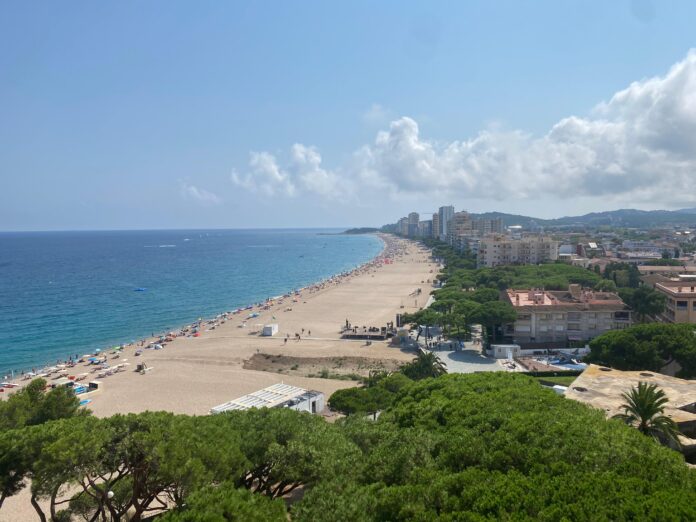Vista general Platja d'Aro estiu calor refugis climàtics baix empordà
