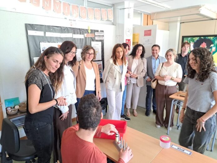 privat:-palamos-rep-la-visita-de-la-consellera-d’educacio,-esther-niubo privat:-palamos-rep-la-visita-de-la-consellera-d’educacio,-esther-niubo