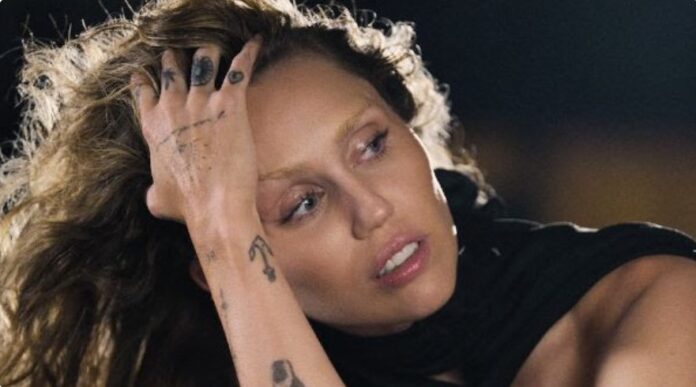 miley-cyrus-s’uneix-a-l’univers-avatar miley-cyrus-s’uneix-a-l’univers-avatar