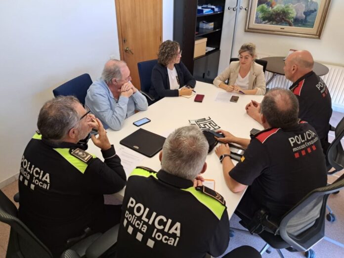 privat:-l’ajuntament-de-palamos-convoca-una-reunio-sobre-seguretat-amb-mossos-d’esquadra-i-policia-local privat:-l’ajuntament-de-palamos-convoca-una-reunio-sobre-seguretat-amb-mossos-d’esquadra-i-policia-local