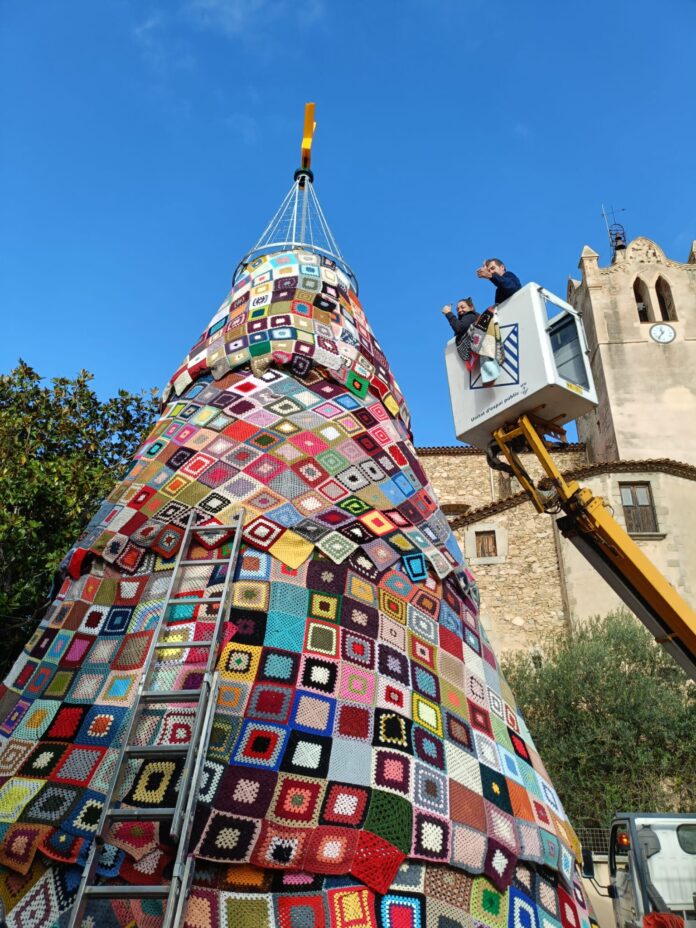 1- Instal·lació de l'arbre gegant de ganxet