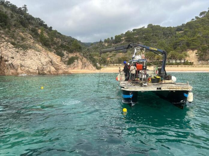 privat:-extreuen-mes-d’11-tones-d’elements-de-fondeig-i-residus-que-impactaven-la-posidonia-a-la-costa-del-massis-de-cadiretes privat:-extreuen-mes-d’11-tones-d’elements-de-fondeig-i-residus-que-impactaven-la-posidonia-a-la-costa-del-massis-de-cadiretes