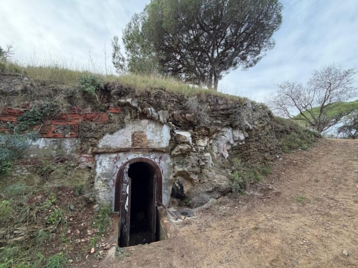 privat:-en-marxa-els-treballs-de-consolidacio-dels-tunels-de-la-bateria-de-costa-del-moli-de-vent