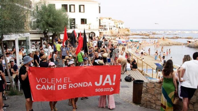privat:-sos-costa-brava-denuncia-un-expedient-d’interior-per-la-protesta-pacifica-a-cap-roig