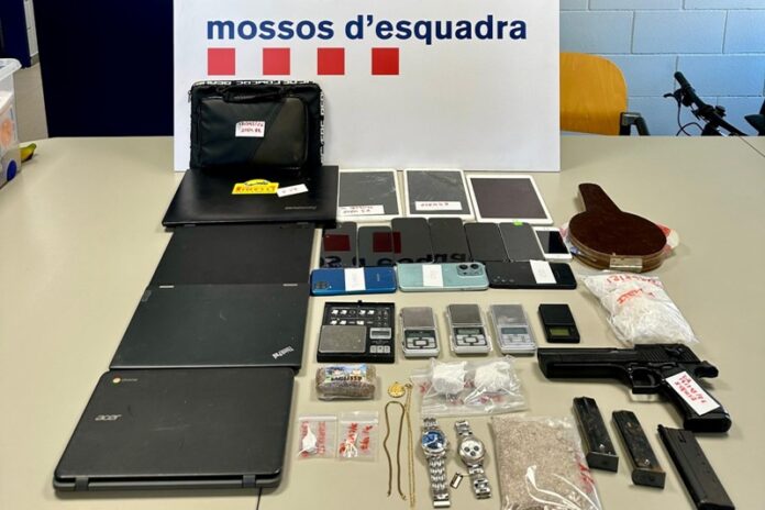 privat:-detinguda-una-dona-de-60-anys-que-dirigia-un-punt-de-venda-de-cocaina-molt-actiu-a-palafrugell privat:-detinguda-una-dona-de-60-anys-que-dirigia-un-punt-de-venda-de-cocaina-molt-actiu-a-palafrugell