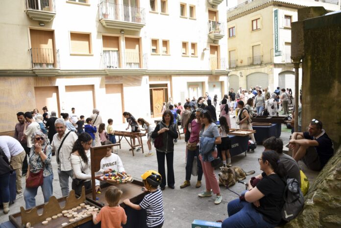 Fira mercal al carrer la Bisbal