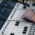 Taula de so de l'estudi de Ràdio Capital