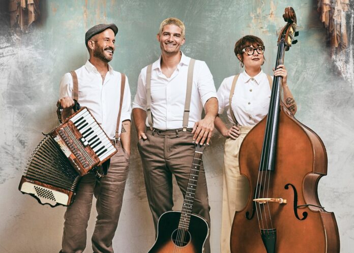 els-catarres-portaran-“la-santissima-trinitat”-a-nou-teatres-de-catalunya