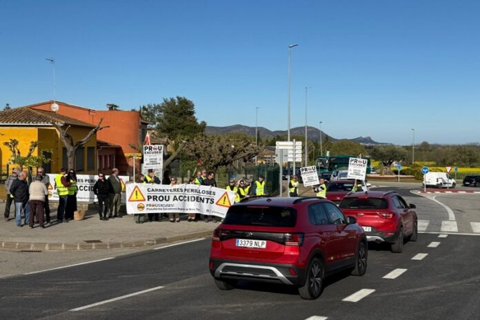 privat:-la-plataforma-que-reclama-millorar-les-carreteres-del-baix-ter-demana-que-els-pressupostos-incloguin-totes-les-vies