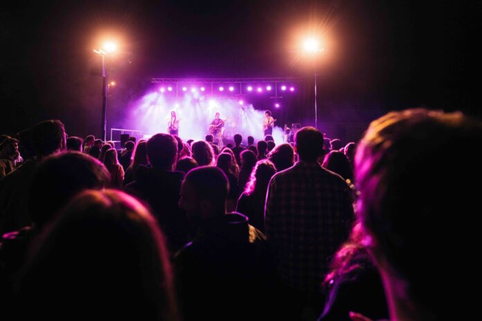 la-vall-festival-recupera-el-pols-amb-una-nova-edicio-al-moli-fariner-de-sant-just-desvern
